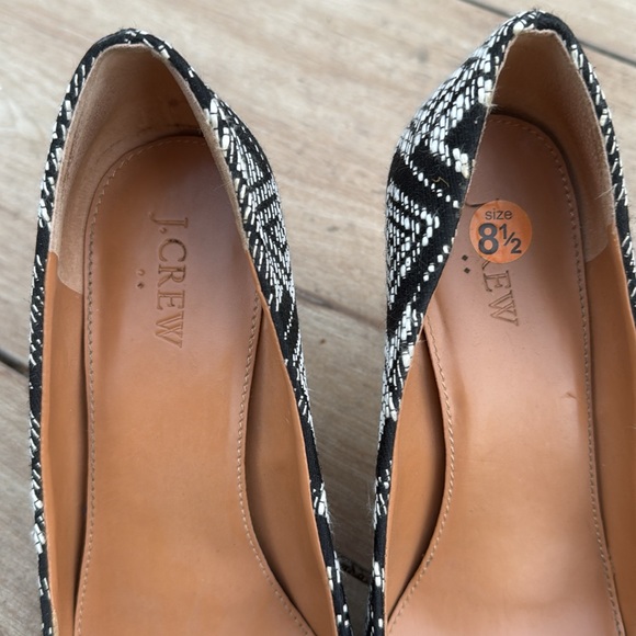 J. Crew Size 8.5 Ikat Aztec Print Fabric Beautiful!! - Picture 3 of 5